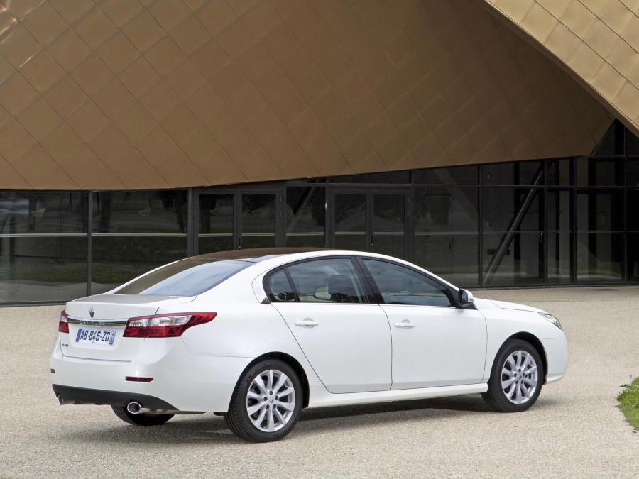  Renault Latitude 2010 года  (фото 5 из 11)